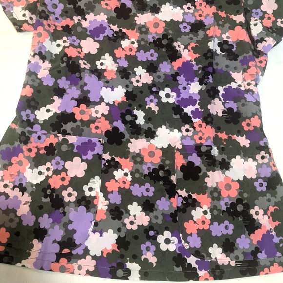 Dickies Camo Buds Scrub Top - Picture 2 of 6